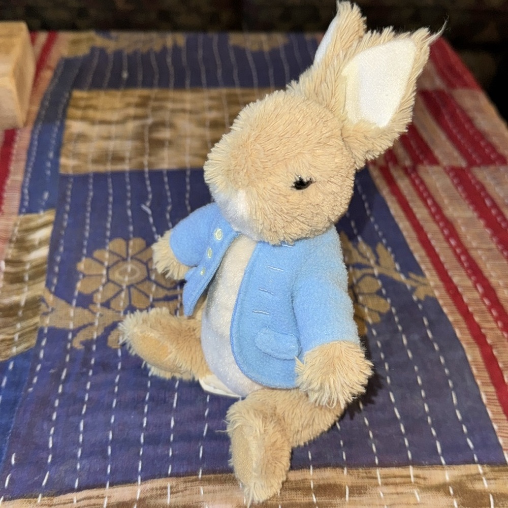GUND Peter Rabbit plush - Picture 2 of 4